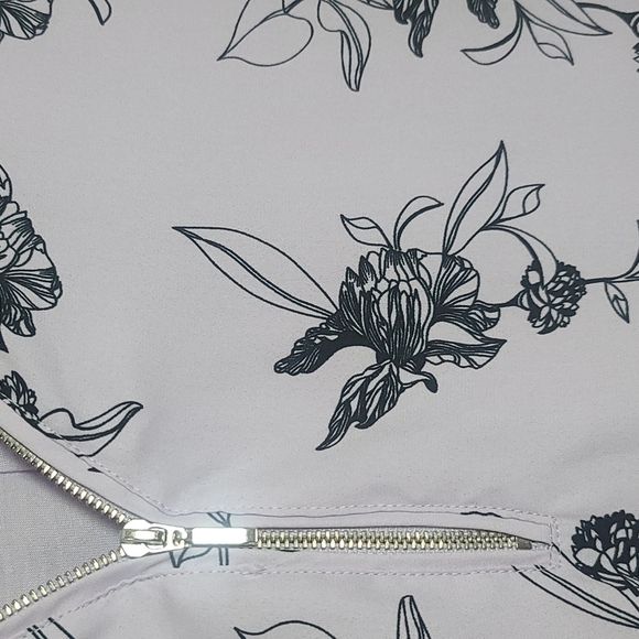 Apt. 9 purple floral top w/zipper - Picture 3 of 7